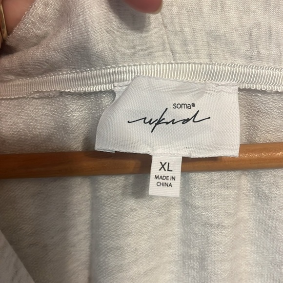 SOMAWKND Sunday Criss-Cross Cream Top XL - Picture 7 of 8